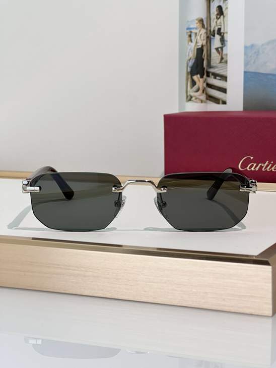 Picture of Cartier Sunglasses _SKUfw77796139fw